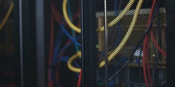 Guía Paso a Paso para Configurar un Servidor Web Apache en Linux - Cover Image