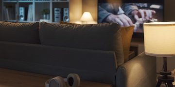 Aprende a configurar un sistema de domótica inteligente en tu hogar - Cover Image