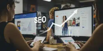 Mercado digital vibrante no Brasil com gráficos de SEO e produtos de e-commerce em telas